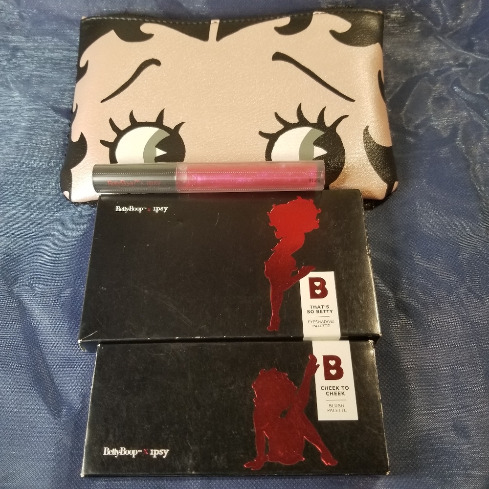 2/$50 Ipsy Betty Boop makeup bundle